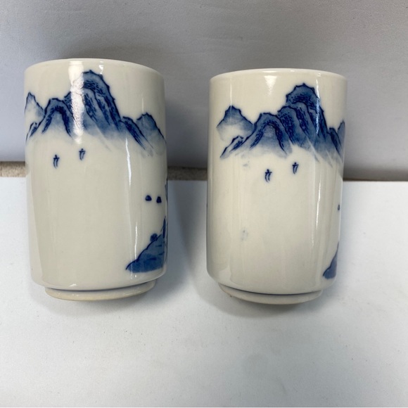 2 Vintage Hand Painted Saki Glasses Blue on White Asian Landscape OMC Otagiri - Picture 10 of 14